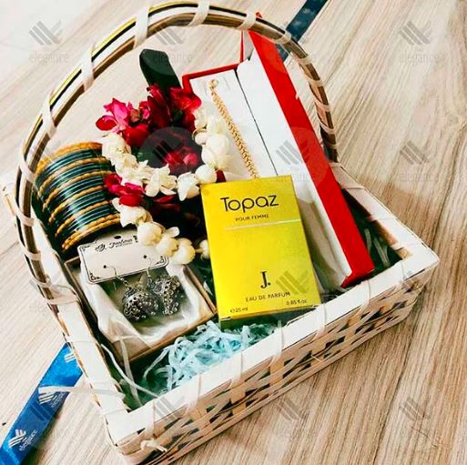 Desi Deluxe Basket for Her 4 hhhhi